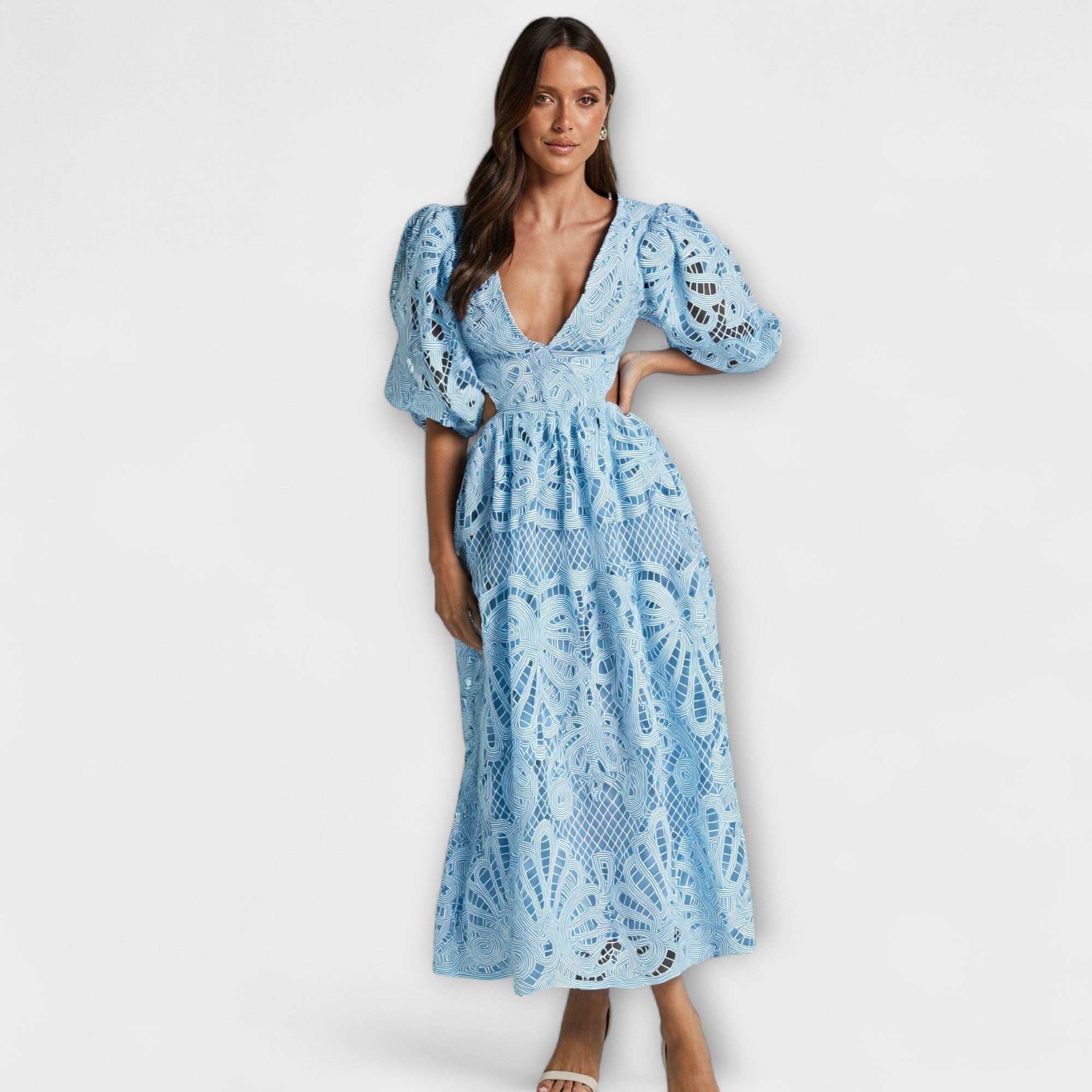 Elegant Dress with Delicate Details