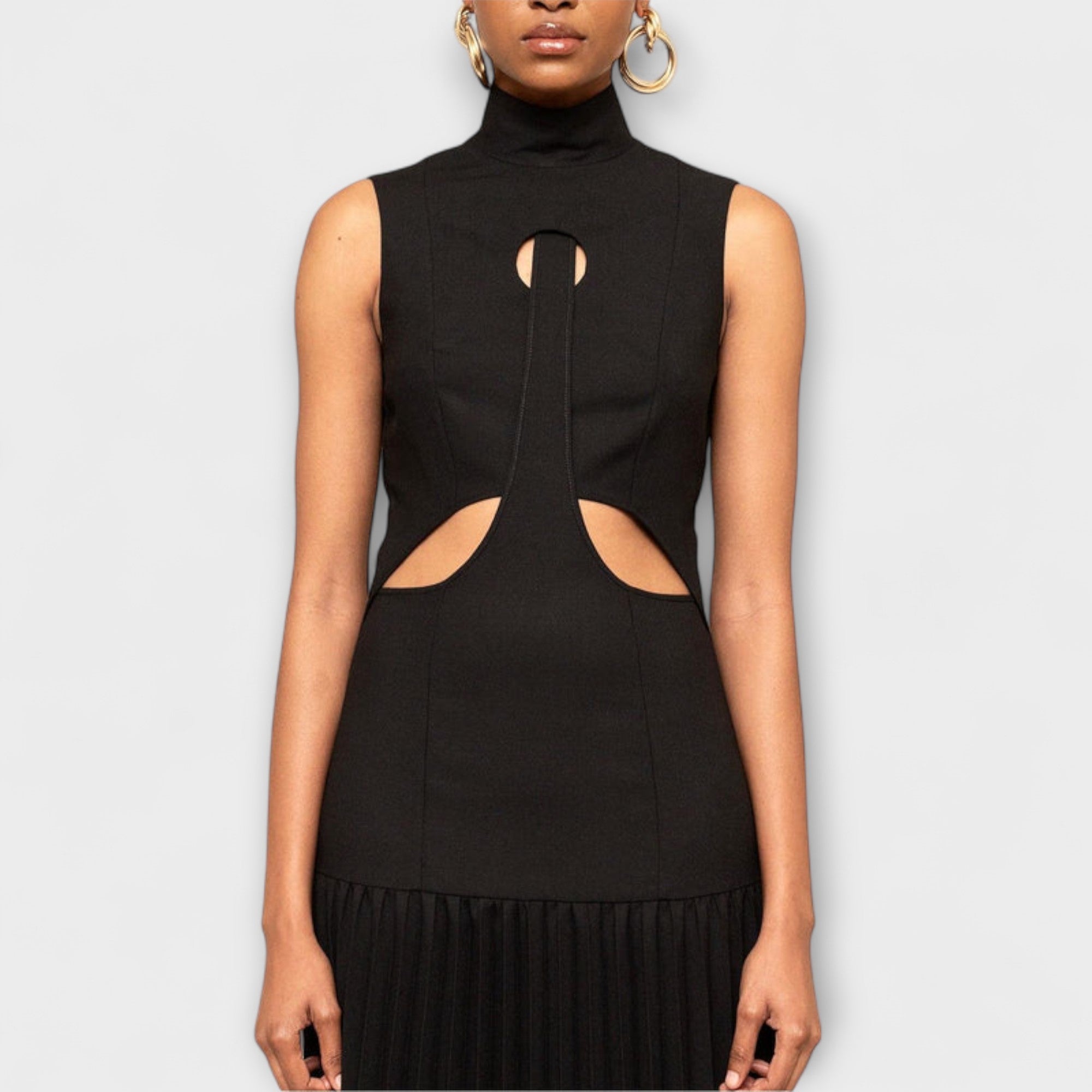 Kristen - Maxi Dress with Pleats and Cutouts